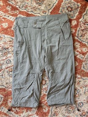 Columbia Women’s Gray Cargo Crop Pants